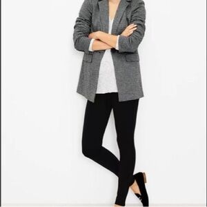 LOFT Capri leggings. Black size Large